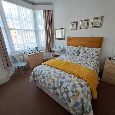 Ainsley Court Guest house 4*