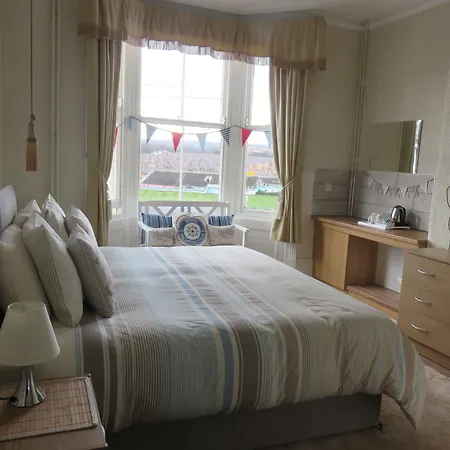 Ainsley Court 4*