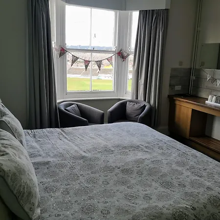 Ainsley Court 4*