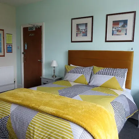 Ainsley Court 4*