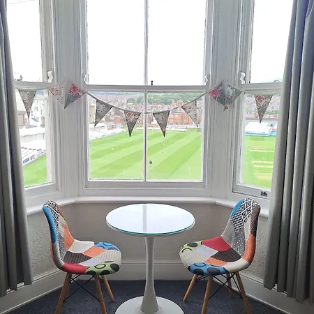 Ainsley Court 4*