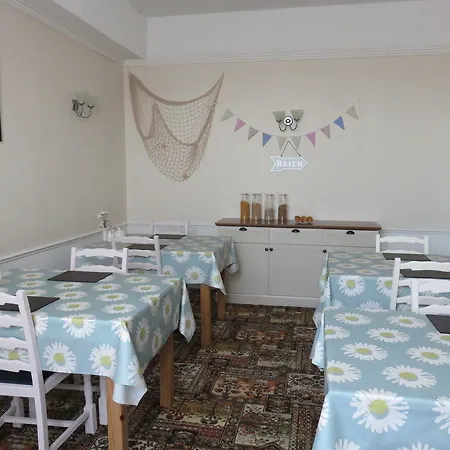 Guest house Ainsley Court 4*