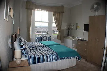 Ainsley Court 4*